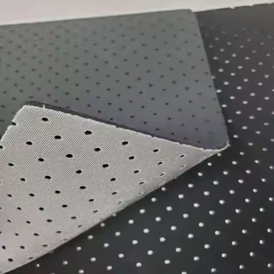 Materiale impermeabile per tute da bagnasciuga